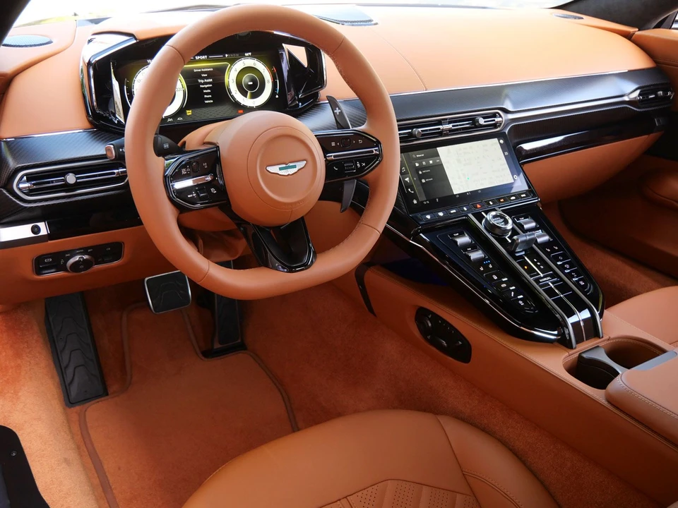 2026 Aston Martin V8 Vantage (2019+) - Image 18 of 25