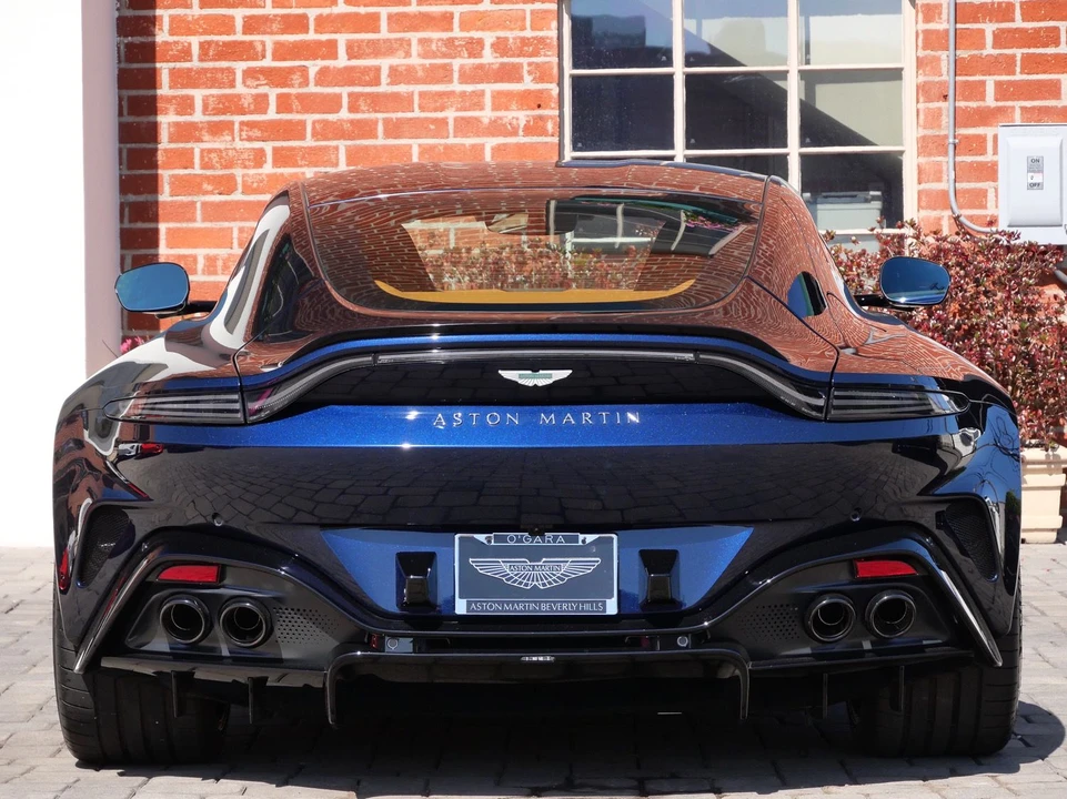 2026 Aston Martin V8 Vantage (2019+) - Image 14 of 25