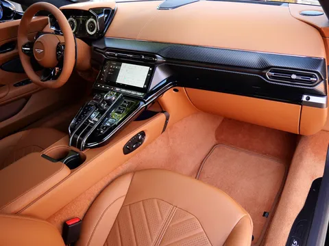 2026 Aston Martin V8 Vantage (2019+) - Image 3 of 25