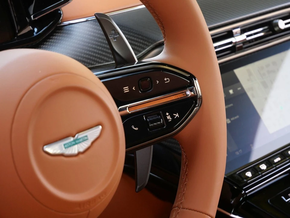 2026 Aston Martin V8 Vantage (2019+) - Image 19 of 25