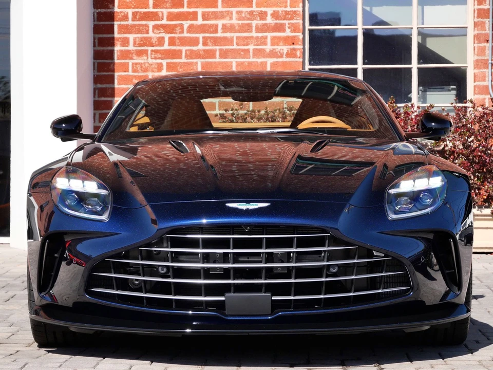 2026 Aston Martin V8 Vantage (2019+) - Image 7 of 25