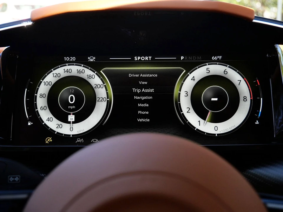 2026 Aston Martin V8 Vantage (2019+) - Image 6 of 25