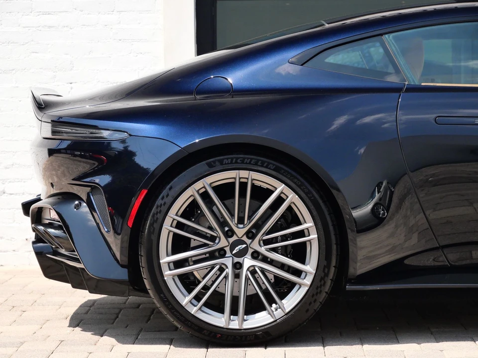 2026 Aston Martin V8 Vantage (2019+) - Image 21 of 26
