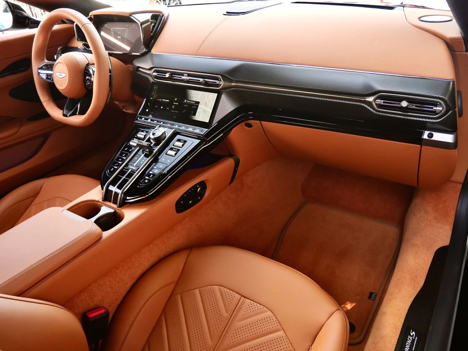 2026 Aston Martin V8 Vantage (2019+) - Image 17 of 26