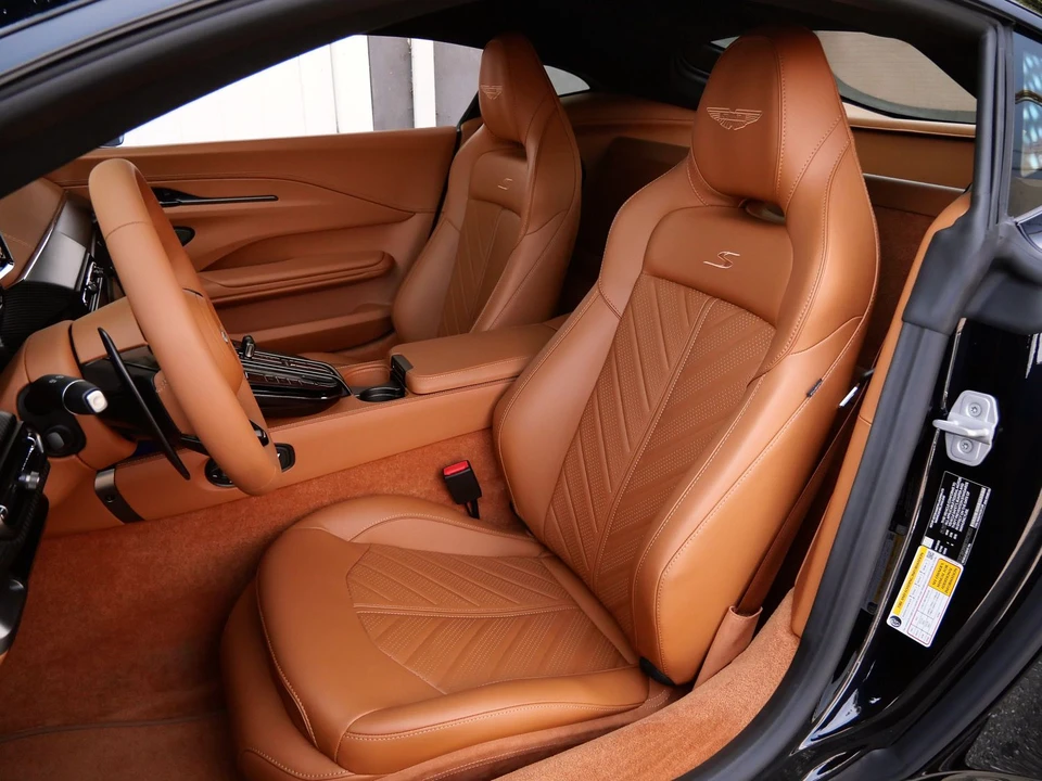 2026 Aston Martin V8 Vantage (2019+) - Image 15 of 26