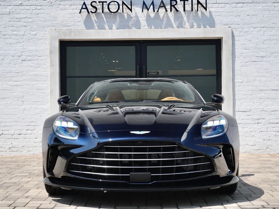 2026 Aston Martin V8 Vantage (2019+) - Image 7 of 26