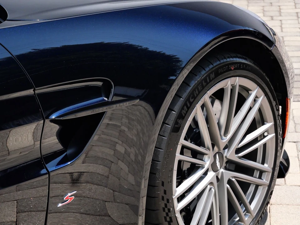 2026 Aston Martin V8 Vantage (2019+) - Image 24 of 26