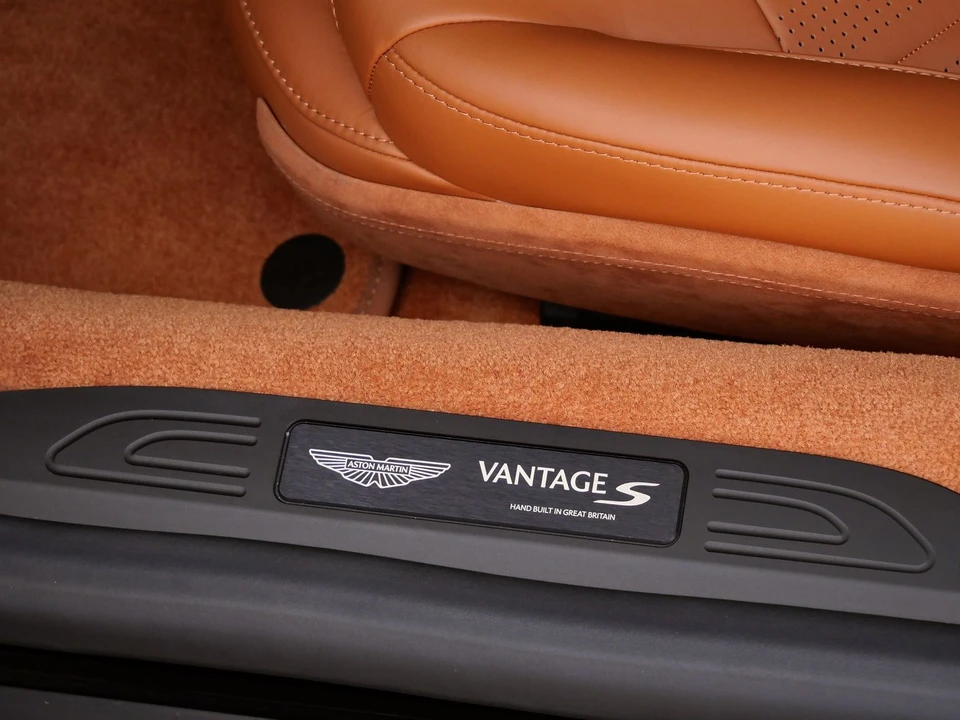 2026 Aston Martin V8 Vantage (2019+) - Image 14 of 26
