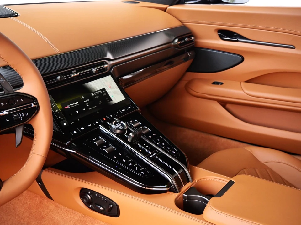 2026 Aston Martin V8 Vantage (2019+) - Image 12 of 26