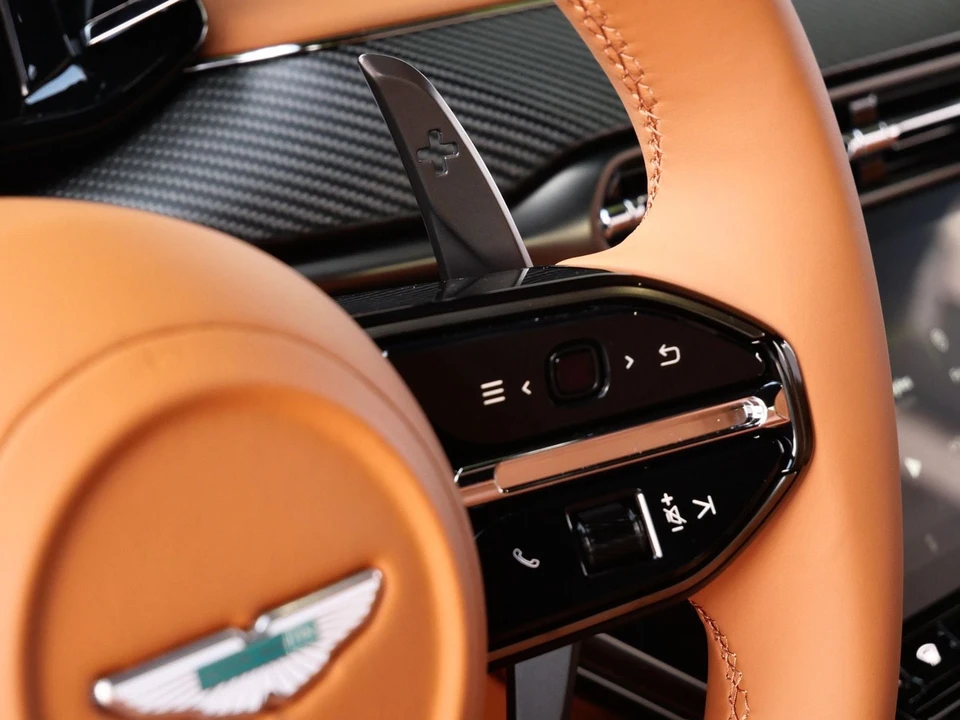 2026 Aston Martin V8 Vantage (2019+) - Image 11 of 26