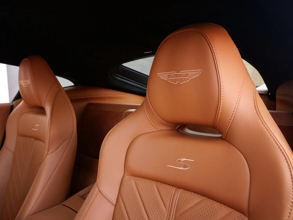 2026 Aston Martin V8 Vantage (2019+) - Image 5 of 26