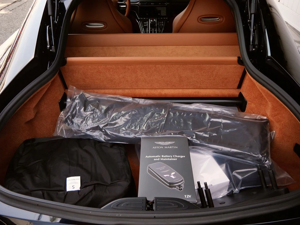2026 Aston Martin V8 Vantage (2019+) - Image 16 of 26