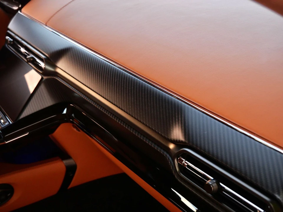 2026 Aston Martin V8 Vantage (2019+) - Image 19 of 27