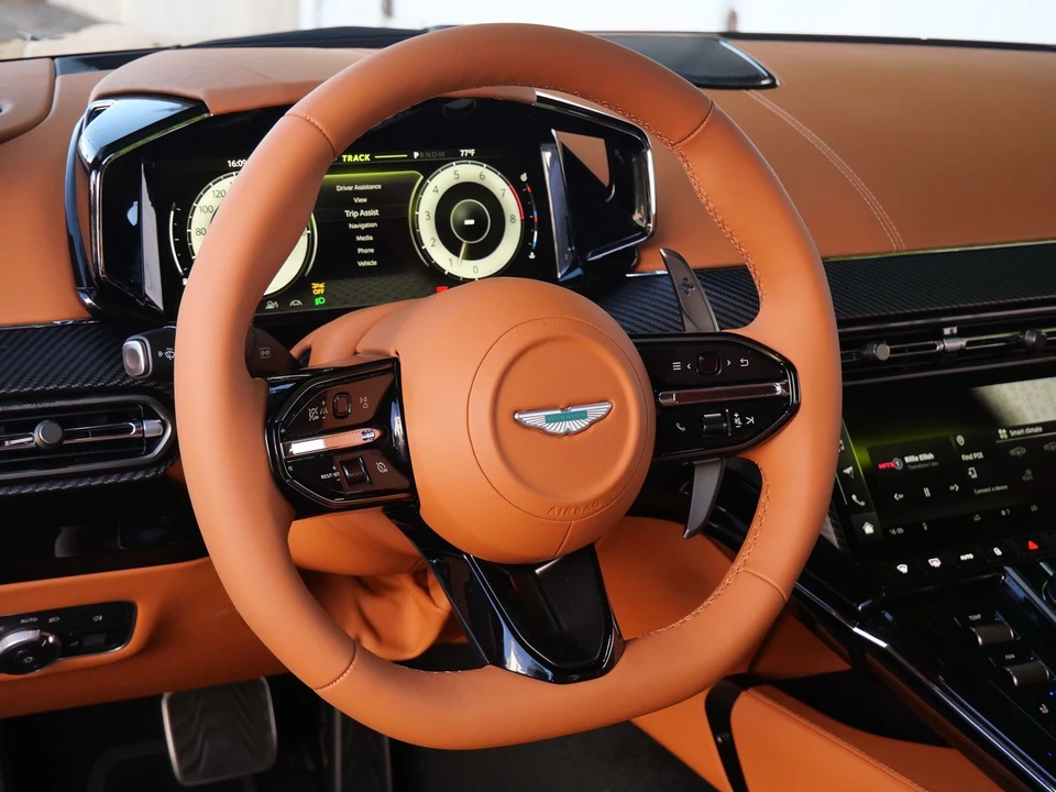2026 Aston Martin V8 Vantage (2019+) - Image 11 of 27