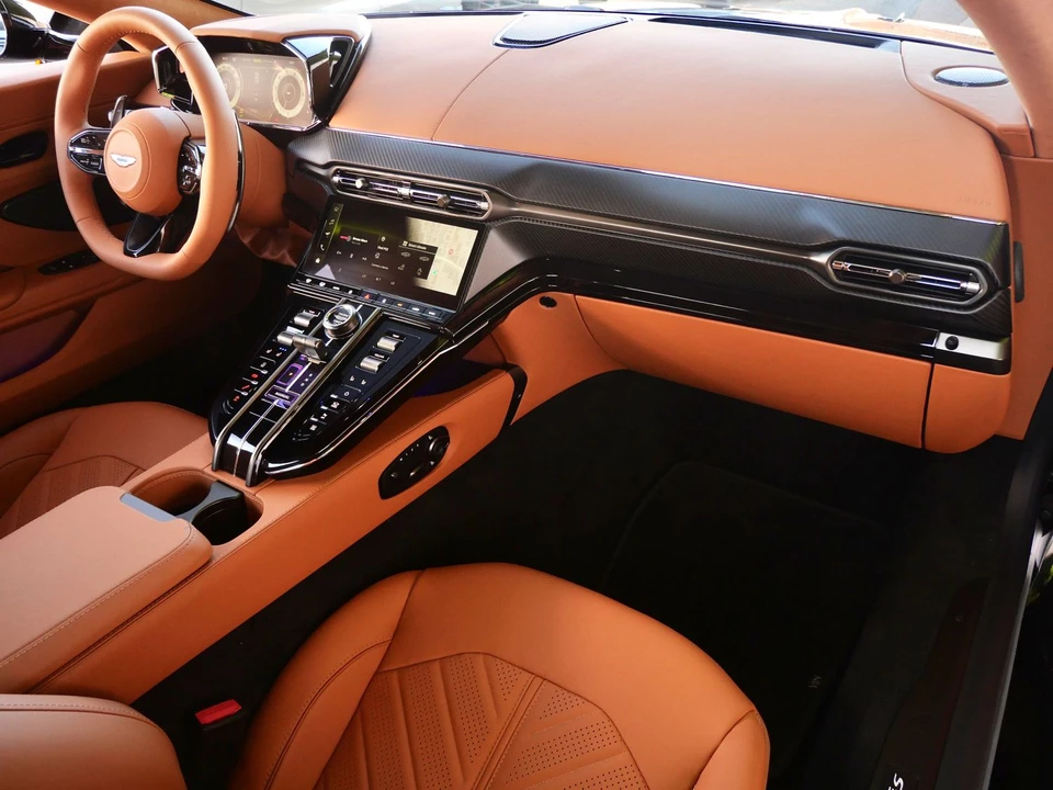 2026 Aston Martin V8 Vantage (2019+) - Image 10 of 27