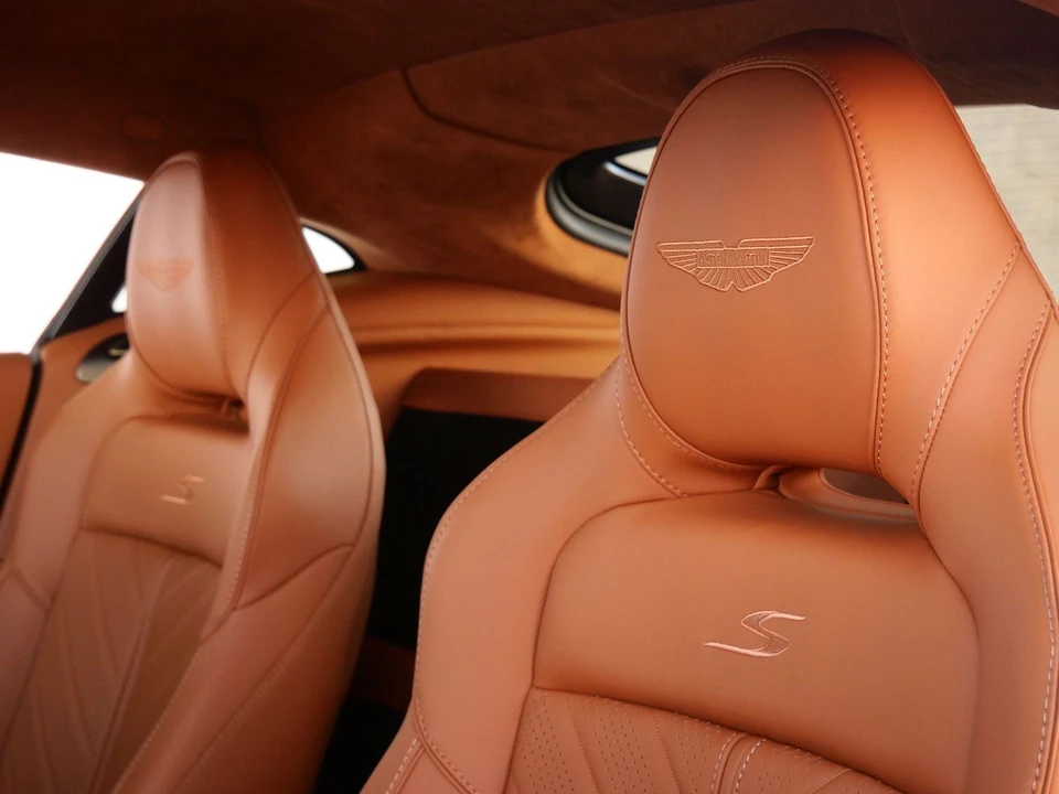 2026 Aston Martin V8 Vantage (2019+) - Image 5 of 27