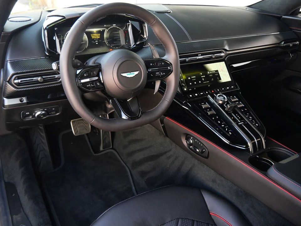 2026 Aston Martin V8 Vantage (2019+) - Image 3 of 26