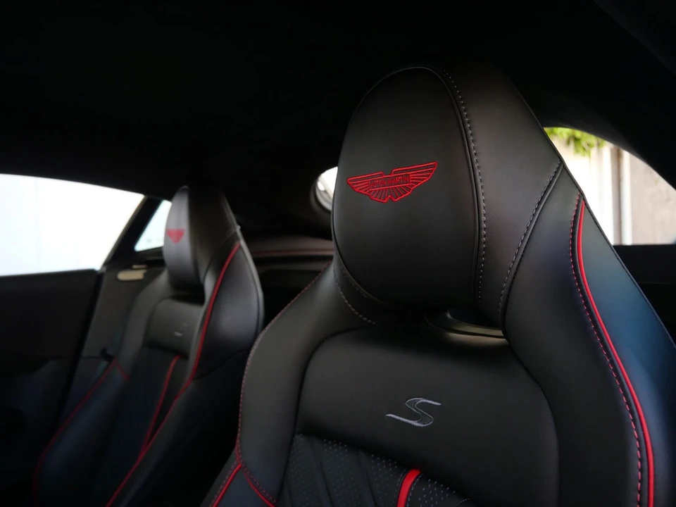 2026 Aston Martin V8 Vantage (2019+) - Image 5 of 26