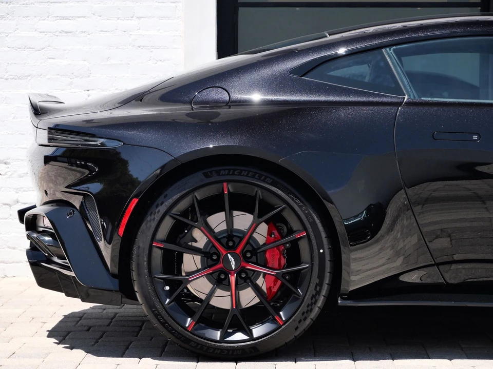 2026 Aston Martin V8 Vantage (2019+) - Image 13 of 26