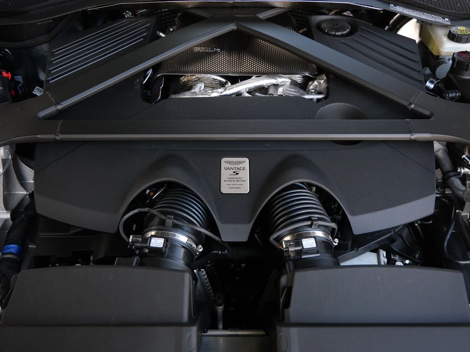 2026 Aston Martin V8 Vantage (2019+) - Image 24 of 26