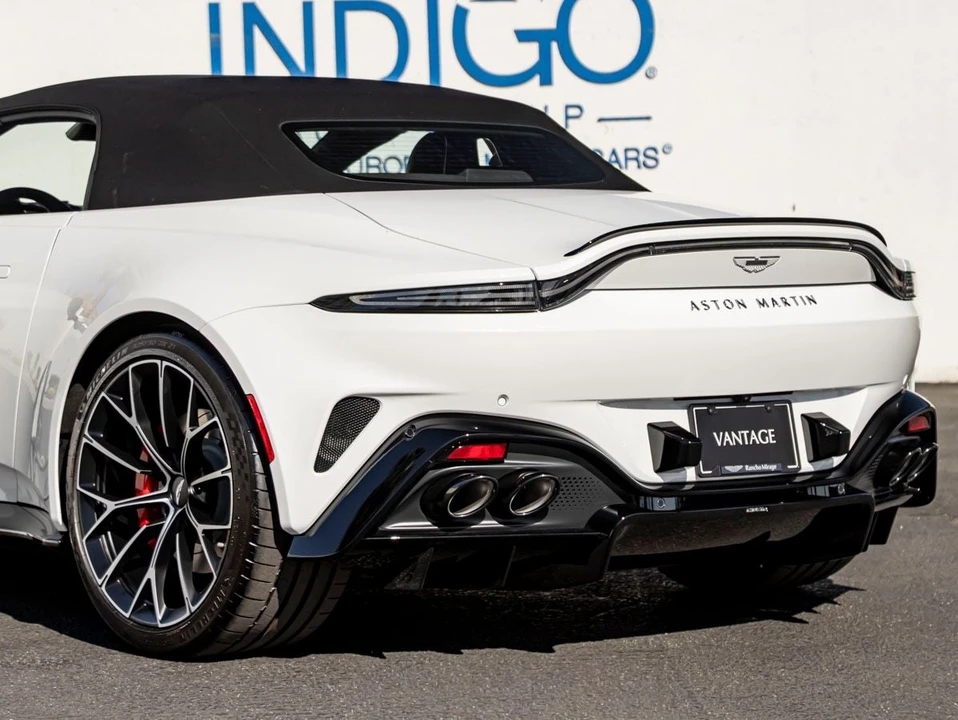 2026 Aston Martin V8 Vantage (2019+) - Image 13 of 31