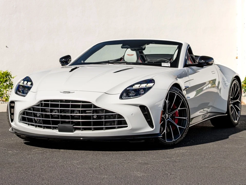 2026 Aston Martin V8 Vantage (2019+) - Image 1 of 31