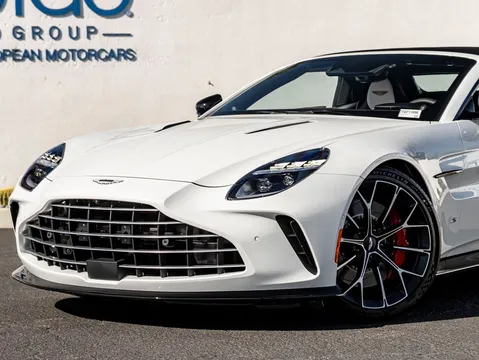 2026 Aston Martin V8 Vantage (2019+) - Image 3 of 31