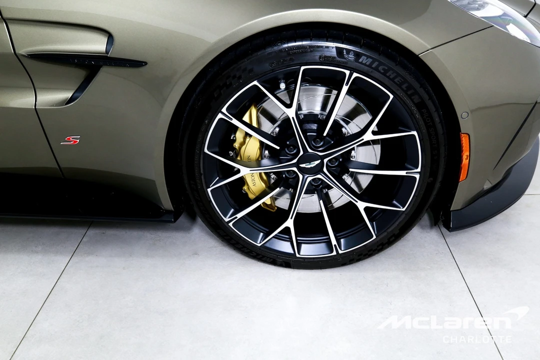 2026 Aston Martin V8 Vantage (2019+) - Image 26 of 31