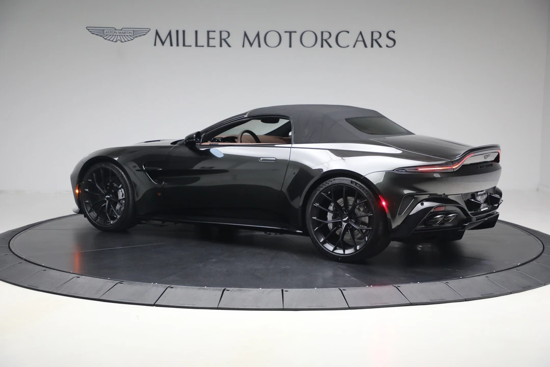 2026 Aston Martin V8 Vantage (2019+) - Image 17 of 31