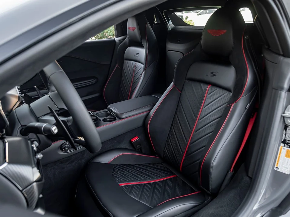 2026 Aston Martin V8 Vantage (2019+) - Image 16 of 31