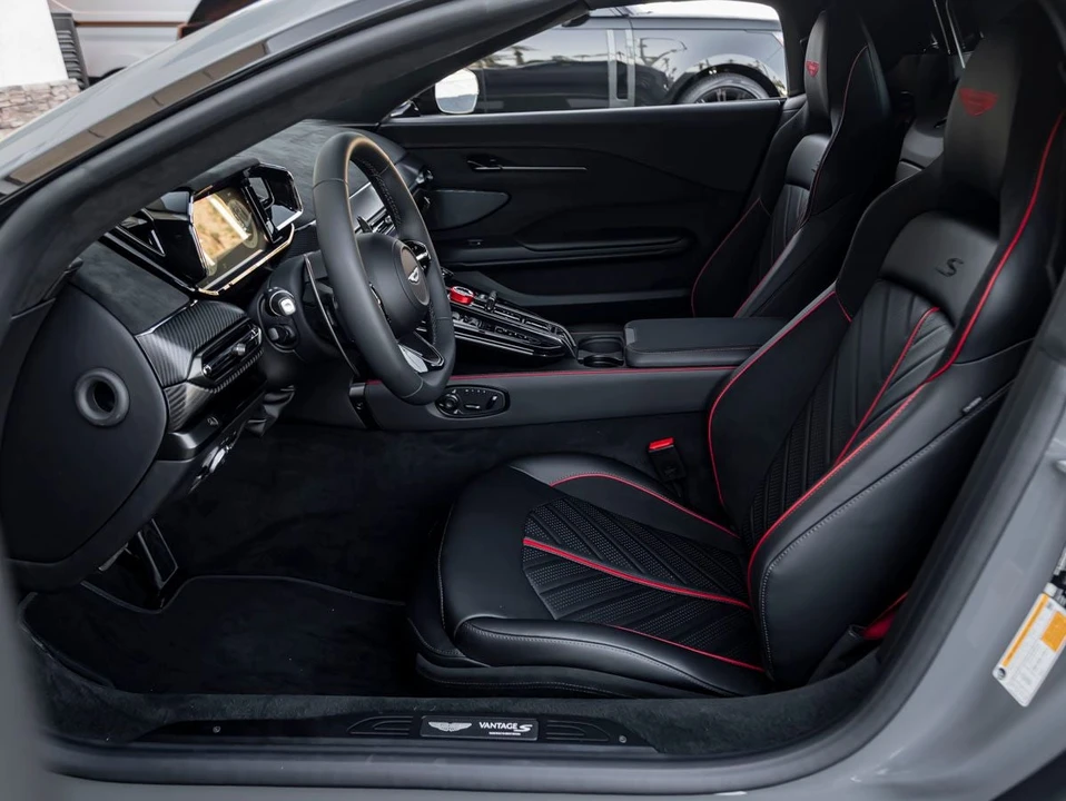 2026 Aston Martin V8 Vantage (2019+) - Image 17 of 31