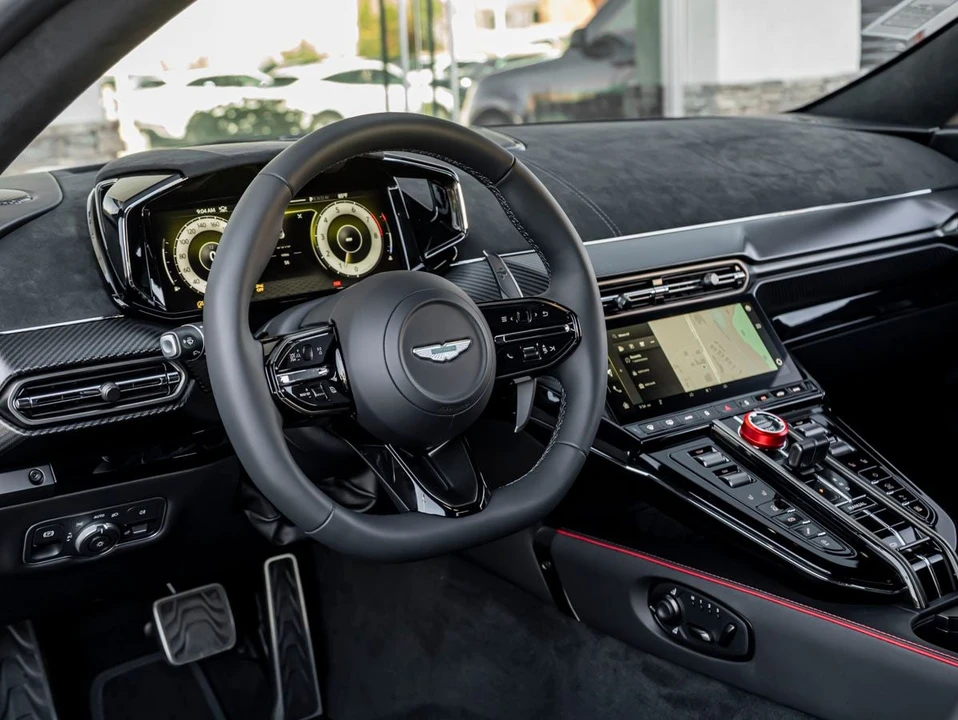 2026 Aston Martin V8 Vantage (2019+) - Image 19 of 31