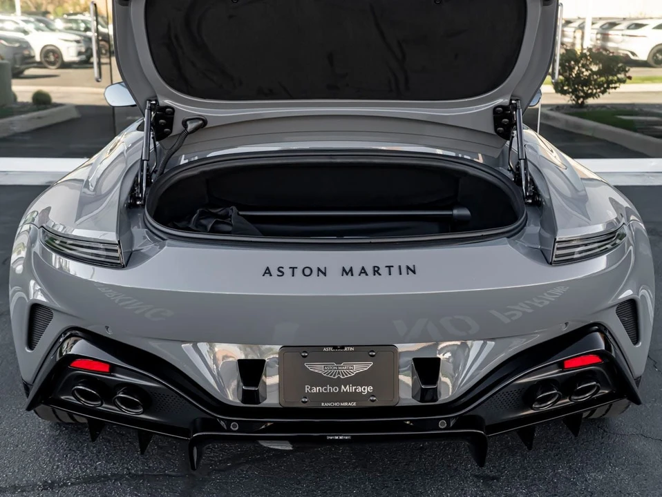 2026 Aston Martin V8 Vantage (2019+) - Image 25 of 31