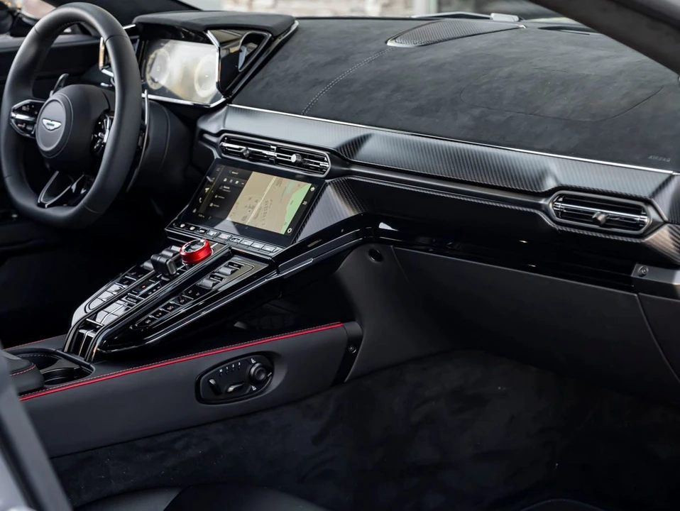 2026 Aston Martin V8 Vantage (2019+) - Image 30 of 31