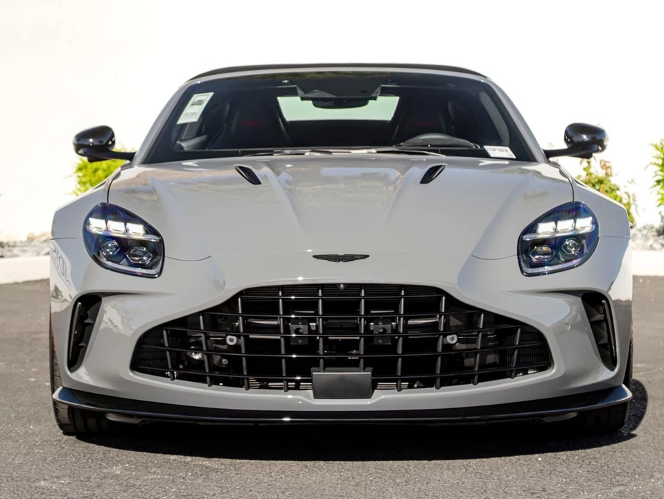 2026 Aston Martin V8 Vantage (2019+) - Image 4 of 31