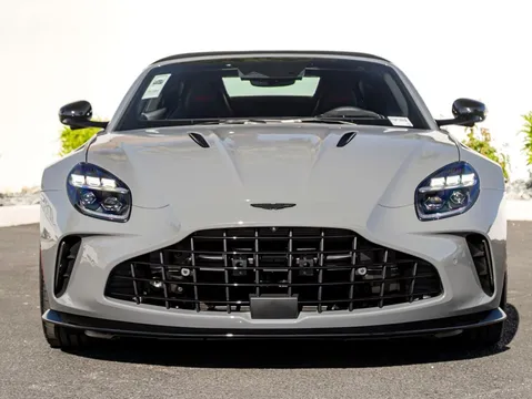 2026 Aston Martin V8 Vantage (2019+) - Image 4 of 31