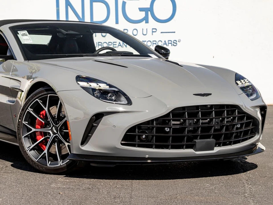 2026 Aston Martin V8 Vantage (2019+) - Image 7 of 31