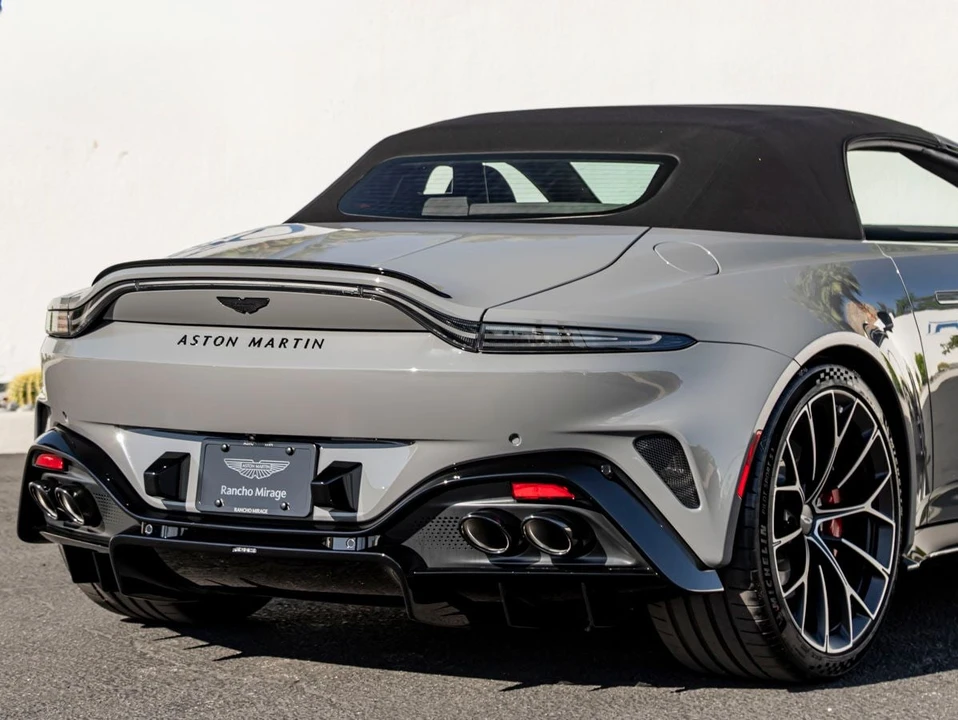 2026 Aston Martin V8 Vantage (2019+) - Image 9 of 31