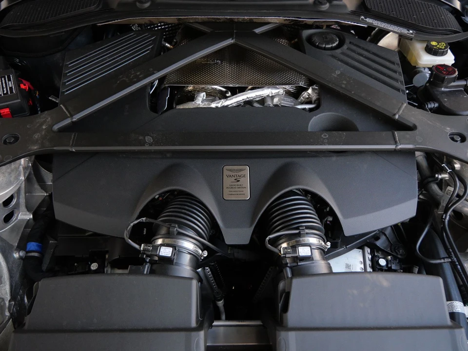 2026 Aston Martin V8 Vantage (2019+) - Image 26 of 27
