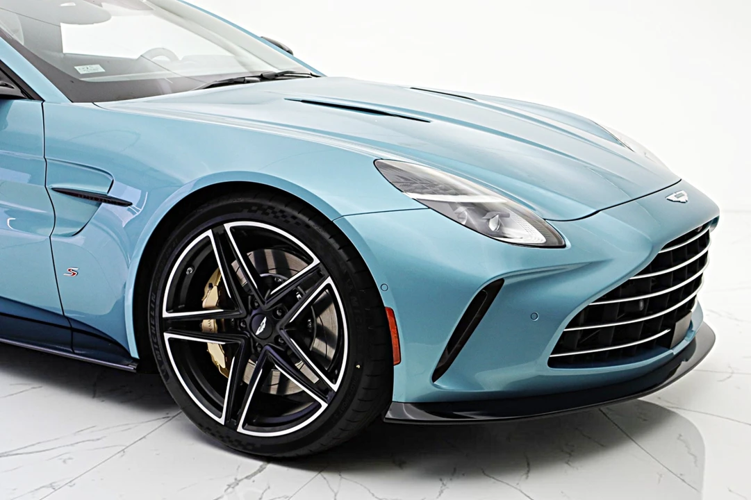 2026 Aston Martin V8 Vantage (2019+) - Image 30 of 31