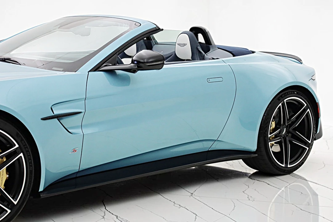 2026 Aston Martin V8 Vantage (2019+) - Image 3 of 31