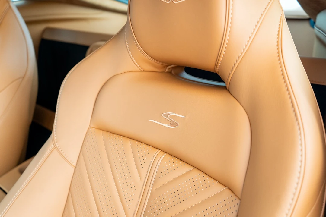2026 Aston Martin V8 Vantage (2019+) - Image 22 of 31