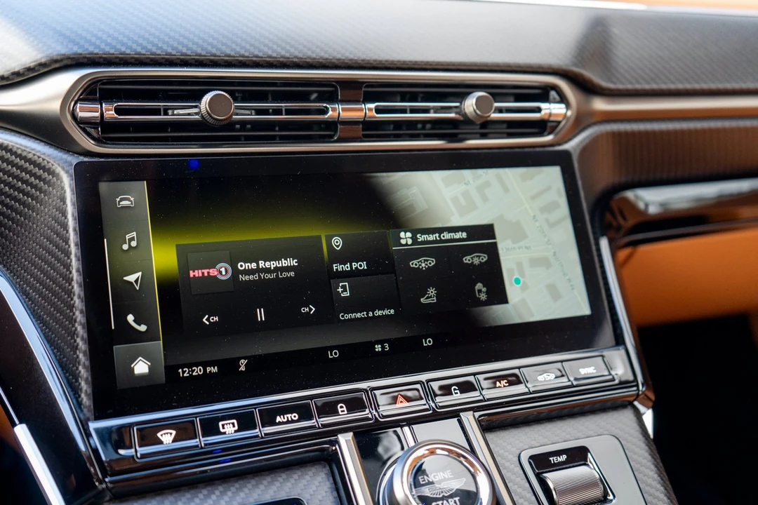 2026 Aston Martin V8 Vantage (2019+) - Image 16 of 31