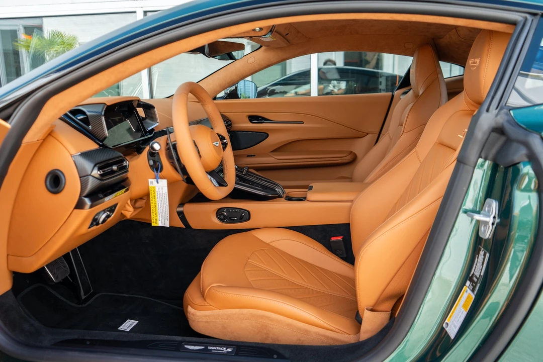 2026 Aston Martin V8 Vantage (2019+) - Image 14 of 31