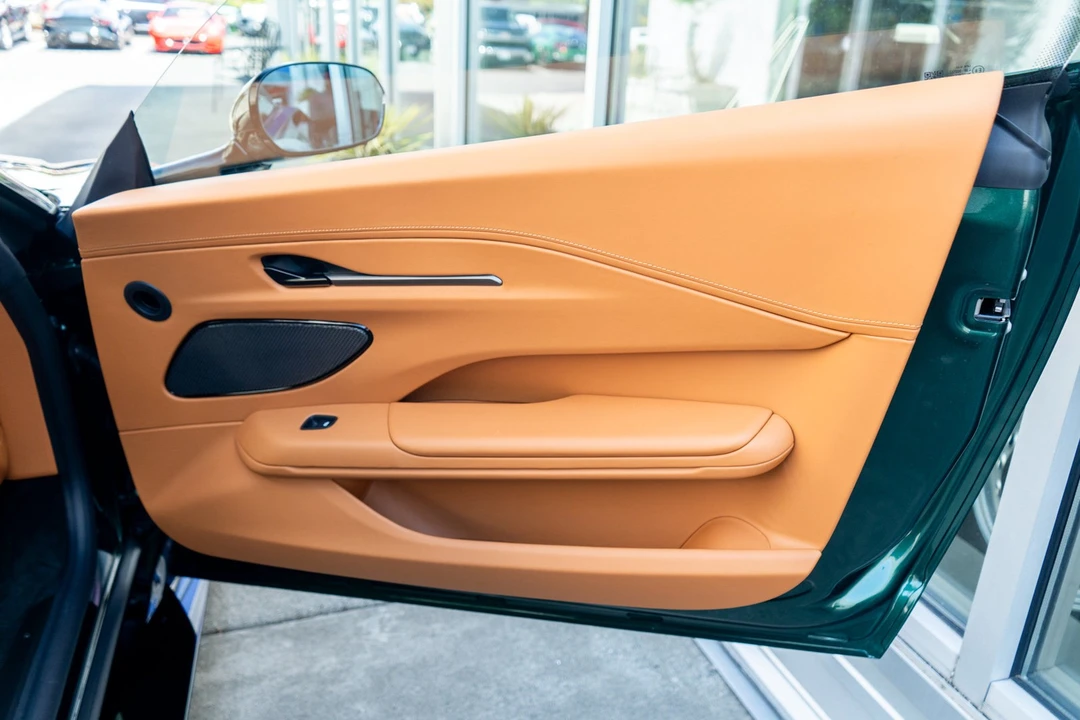 2026 Aston Martin V8 Vantage (2019+) - Image 26 of 31
