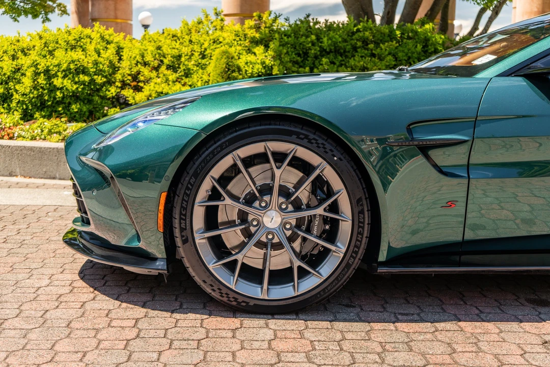 2026 Aston Martin V8 Vantage (2019+) - Image 3 of 31