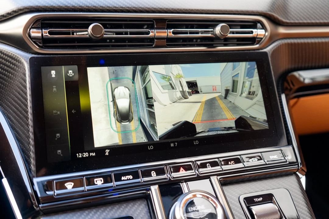 2026 Aston Martin V8 Vantage (2019+) - Image 18 of 31