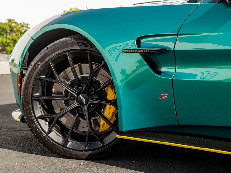 2026 Aston Martin Vantage - Image 11 of 31