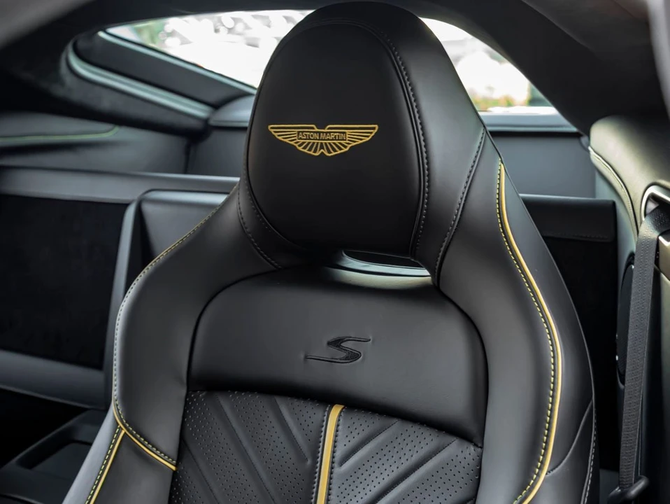 2026 Aston Martin Vantage - Image 14 of 31