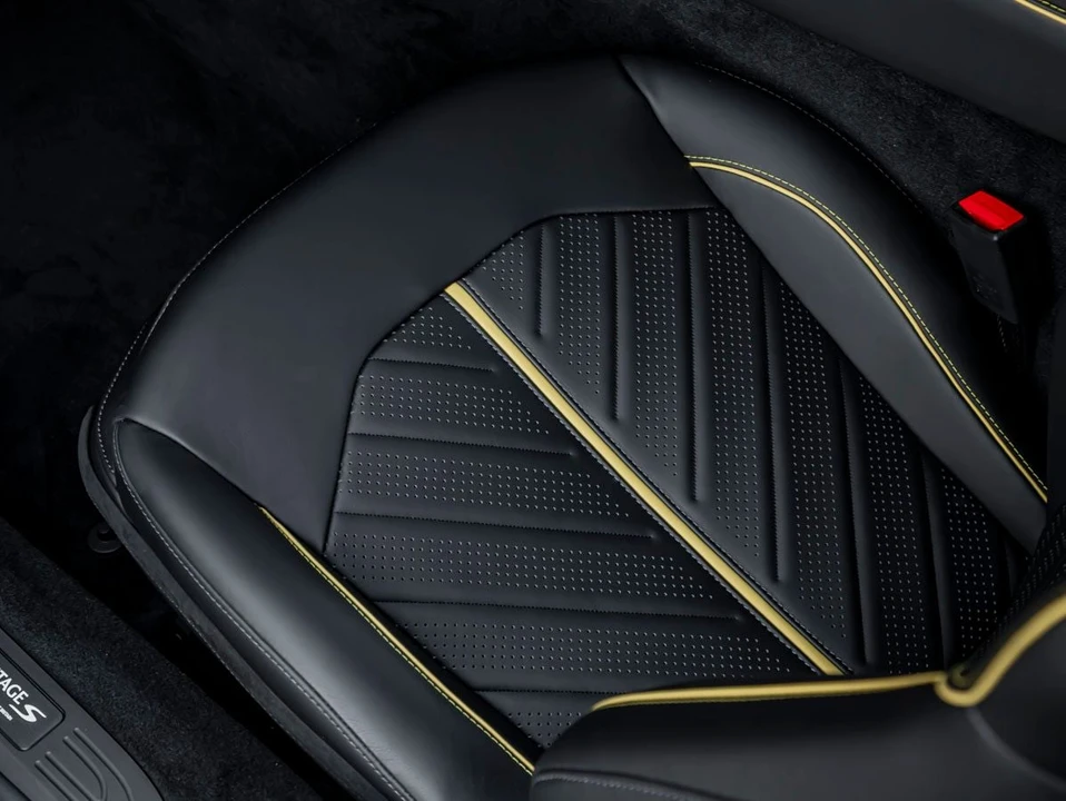 2026 Aston Martin Vantage - Image 16 of 31